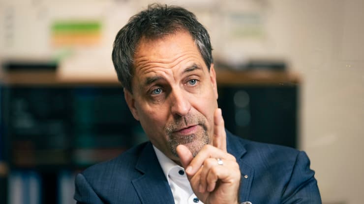 Foto: Thomas Meier. Bern, 23.10.25. Bernhard Emch, Chef des Familienunternehmens Emch AufzÃ¼ge. Handelszeitung.