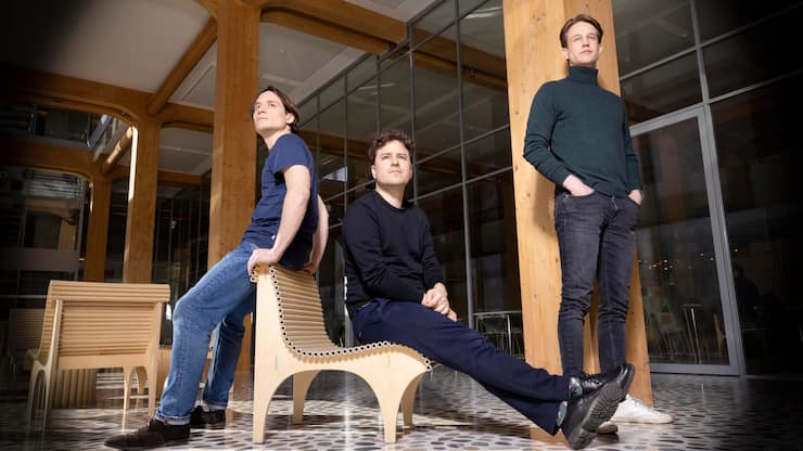 Startup Evulpo - vlnr: Manuel Kant (blaues Shirt), Christian Marty, Jonas Fehlmann (weisse Schuhe)