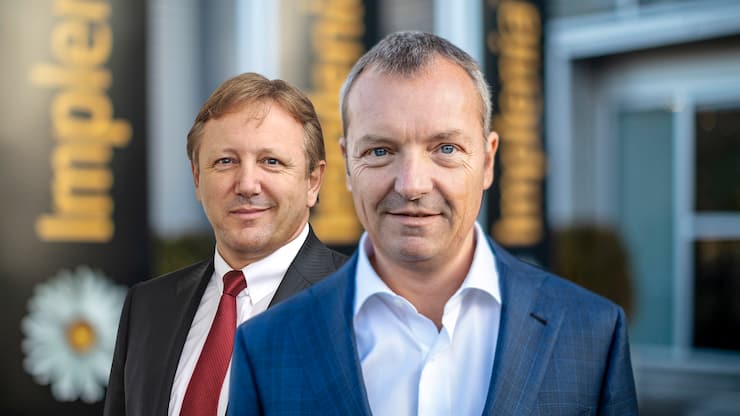 Hans-Ulrich Meister (l.) und André Wyss kamen als Neulinge in die Baubranche. Allmählich scheinen ihre Rezepte bei Implenia aber zu greifen.