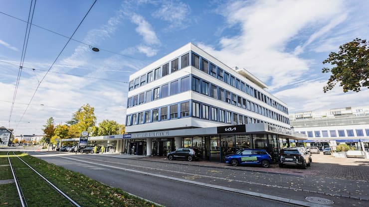 <p>Ein geschätzter Umsatz von 16,8 Milliarden Franken im Jahr 2024 macht die Emil Frey Gruppe zum grössten Autohändler Europas.</p>