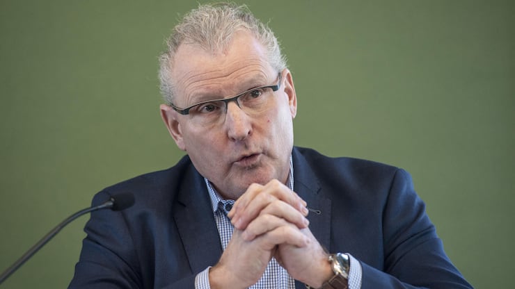 ARCHIVBILD ZUR BUNDESRATSKANDIDATUR VON HEINZ TAENNLER --- Der Zuger Regierungsrat Heinz Taennler anlaesslich einer Medienkonferenz des Kanton Zug zum Ukraine-Krieg und die Auswirkungen auf den Kanton und die Stadt Zug vom Freitag, 4. Maerz 2022 in Regierungsgebaeude in Zug. (KEYSTONE/Urs Flueeler)