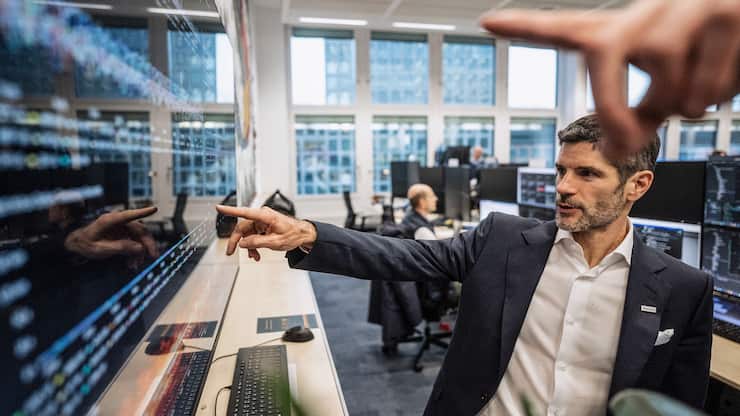 EnergiebündelStefan Bollinger beim «Walk the Floor» am 9. Januar, seinem ersten Arbeitstag für Julius Bär.