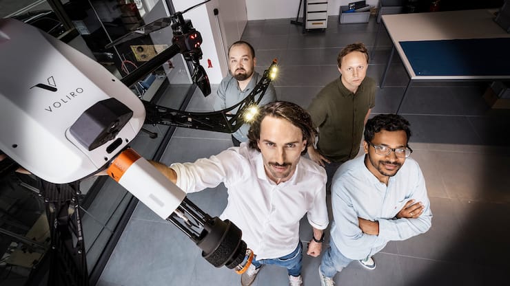 Startup Voliro - v.l. Marius Fehr, Timo MÃ¼ller, Thomas Schneider, Anurag Vempati Startup Voliro - v.l. Marius Fehr, Timo MÃ¼ller, Thomas Schneider, Anurag Vempati