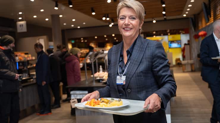 Foto: RaphaÃ«l Dupain / 21.01.2025 WEF2026 Davos / Treffen mit BundesrÃ¤tin Karin Keller-Sutter im Migros-Restaurant Davos