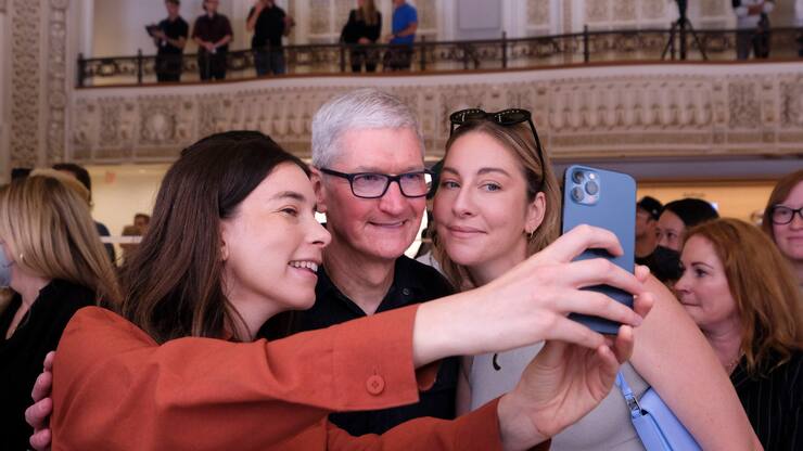 Tim Cook Apple