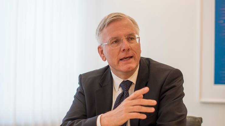 Hoffmann la Roche Verwaltungsrat Prsident Verwaltungsratsprsident Dr. rer. pol. Christoph Franz. Editorial 01.04.2016 Foto Florian Brtschiger