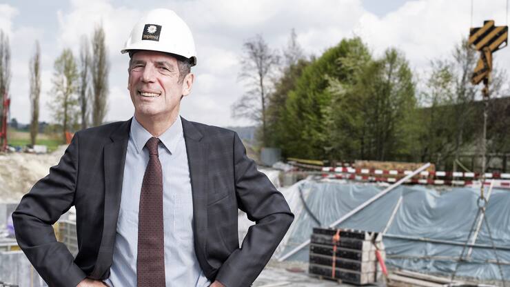 Anton Affentranger, CEO Implenia, aufgenommen am 18. Maerz 2012 auf der Baustelle Riedmuehlepark in Dietlikon. (KEYSTONE/Rene Ruis)