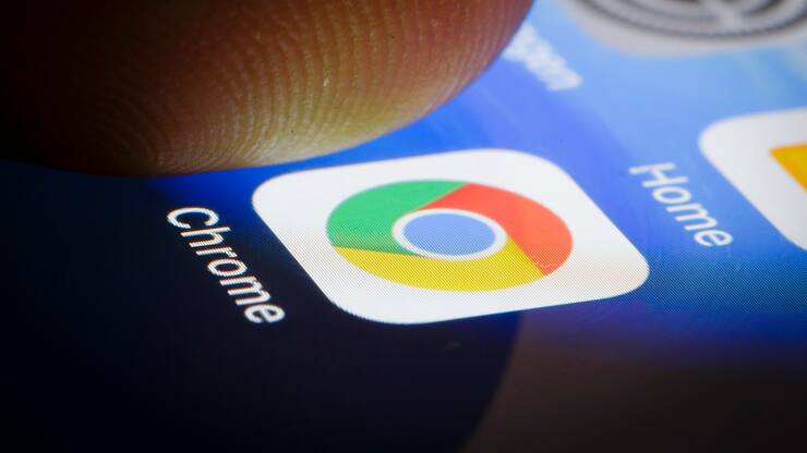 Berlin, Germany - February 19: In this photo illustration the app of Google Chrome is displayed on a smartphone on February 19, 2018 in Berlin, Germany. (Photo Illustration by Thomas Trutschel/Photothek via Getty Images)