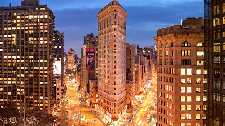 Flatiron Building Face to Face.Flatiron District, Midtown Manhattan, New York City.