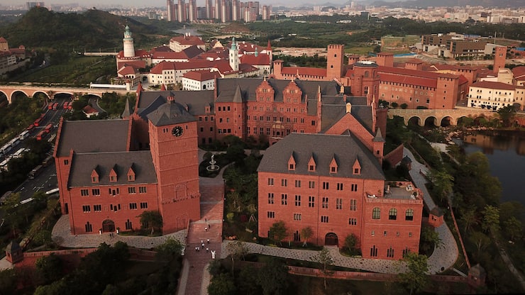  Huawei's new sprawling 'Ox Horn' Research and Development campus is seen from the air on April 25, 2019 in Dongguan, near Shenzhen, China.