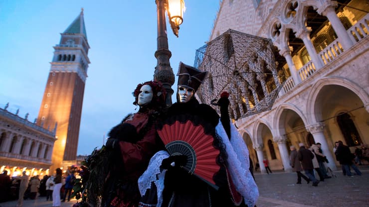 Italy, Venezia, Venice, listed as World Heritage by UNESCO, Piazza San Marco (St Mark's Square), Carnival  - (Bildtechnik: sRGB, 26.99 MByte vorhanden)