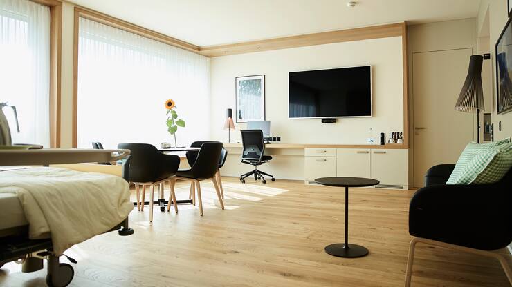 Suiten und Eingang des Kantonsspital Nidwalden in Stans