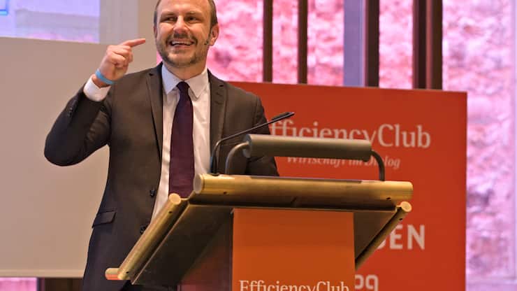 Peter Neumann, Professor fÃ¼r Sicherheitsstudien, King's College London, spricht vor dem Efficiency Club im Widder Hotel