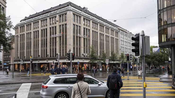 Das Warenhaus Manor, aufgenommen am Montag, 23. September 2019, an der Bahnhofstrasse in Zuerich. Manor verlaesst den Standort Ende Januar 2020. (KEYSTONE/Ennio Leanza)