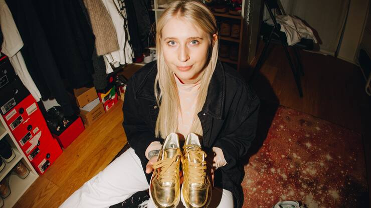 Sneakersammlerin Jess Huber aus Zürich. (Bilanz 02/22) 