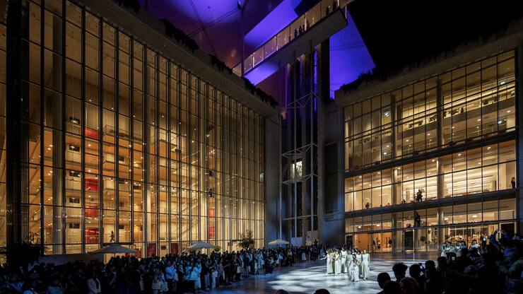 Die japanisch-peruanische ­Künstlerin Pauchi Sasaki hat ­für den Galaabend eine Oper ­komponiert und uraufgeführt.