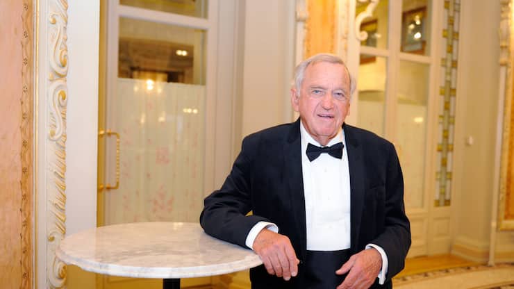 KunstmÃ¤zen und Unternehmer HansjÃ¶rg Wyss, der heute fÃ¼r sein Lebenswerk ausgezeichnet wird im Kursaal InterlakenÂ© Franziska Scheidegger