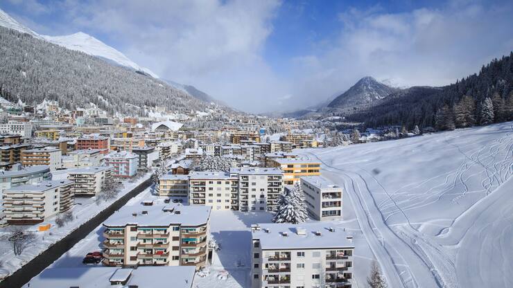 DAVOS, Jan. 16, 2017 Photo taken on Jan. 16, 2017 shows a general view of Davos in Switzerland, where preparations are taking place for the upcoming 47th Annual Meeting of the World Economic Forum (gl (FOTO: DUKAS/ZUMA)