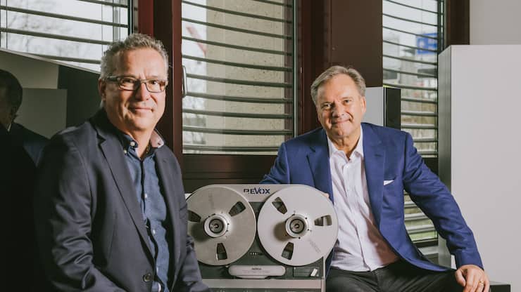 Regensdorf 13.01.23 Zu Besuch am Hauptsitz von Revox in Regensdorf.CEO Thomas Morawetz (l.) und Besitzer Beat Frischknecht. Â© Samuel Schalch 