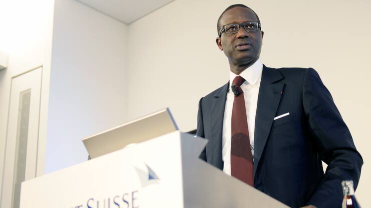 Tidjane Thiam, current head of British insurer Prudential, left, speaks during a press conference of Swiss Bank Credit Suisse in Zurich, Switzerland, Tuesday, 10 March 2015. The Board of Directors of Credit Suisse Group AG today has appointed Tidjane Thiam as the new CEO. He will take over this position from Brady W. Dougan, who will step down at the end of June 2015 after eight years as CEO of Credit Suisse Group. (KEYSTONE/Walter Bieri)