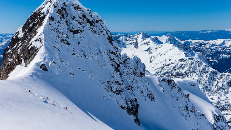 David Gheriani, Eric Poulin, Adam Ã, Tess Golling, Jess Leahey, Lindsay Craig heli skiing at Canadian Mountain Holidays