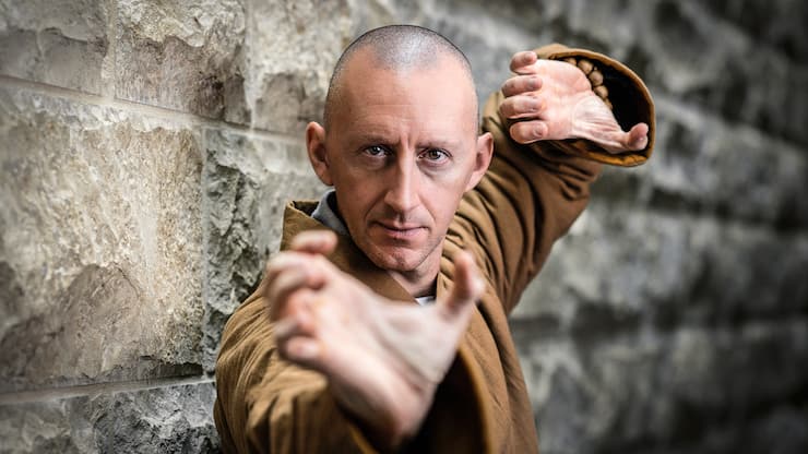 10.11.2019; ZÃ¼rich; BILANZ - Shaolin MoÌnch Shi Xing Mi; Shaolin MoÌnch Shi Xing Mi (Walter Gjergia) wÃ¤hrend seinem Workshop Meditations-Retreats (Ancient wisdom for the modern times) im Grand Hotel Dolder in ZÃ¼rich. Â© Valeriano Di Domenico