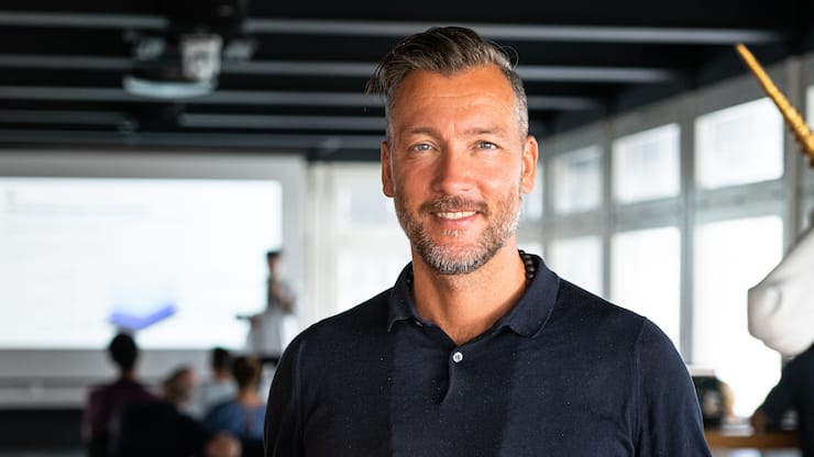 Mathias Ruch ist Mitgründer der Swiss Blockchain Fede­ration und CEO der auf Blockchain fokussierten Venture-Capital-Firma CV VC. Über 70 Beteiligungen im Crypto Valley fühlt er den Puls.