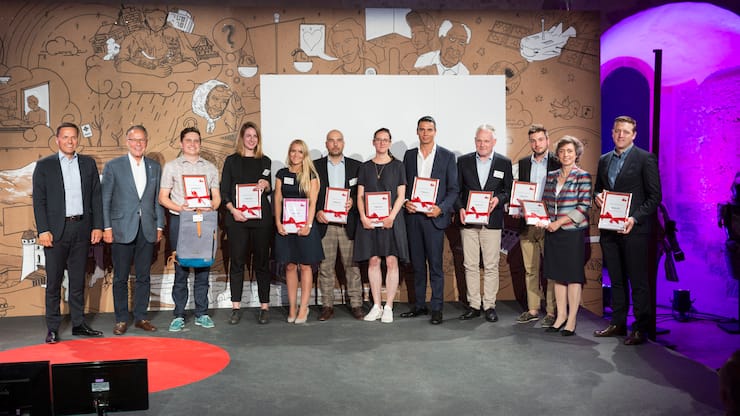 Wunschschloss 2019, im Schloss Thun, Finalisten mit Andreas Gerber (l) und Jobst Wagner (2.v.l.)