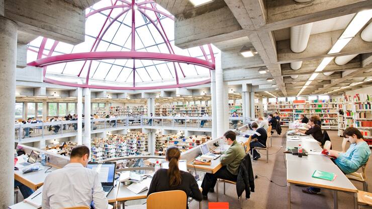 Interior of the university library with the large glass dome, HSG University of St. Gallen, Switzerland, Europe (KEYSTONE/IMAGEBROKER/Michael Peuckert)