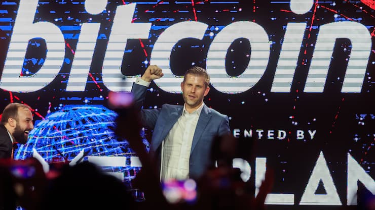 Eric Trump an der Bitcoin Asia Konferenz 2025 in Hong Kong.