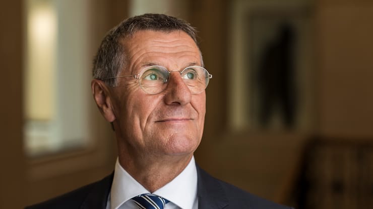 Portrait of Juerg Bucher, President of the Board of Directors of Valiant Bank, taken at the bank's headquarters in Bern, Switzerland, on September 5, 2016. (KEYSTONE/Alessandro della Valle)Juerg Bucher, Verwaltungsratspraesident der Valiant Bank, portraitiert am 5. September 2016 am Hauptsitz der Bank in Bern. (KEYSTONE/Alessandro della Valle)