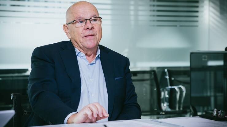 Foto: Thomas Meier. Zug, 30.10.20. Interview mit Beat Hess, VRP LafargeHolcim.