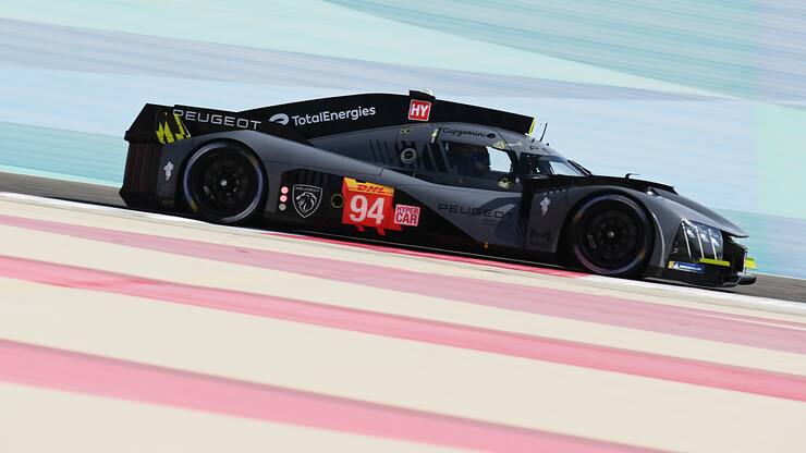 BAHRAIN INTERNATIONAL CIRCUIT, BAHRAIN - NOVEMBER 10: #94 Peugeot TotalEnergies Peugeot 9X8 - Hybrid Hypercar of Loic Duval, Gustavo Menezes, Nico Muller at Bahrain International Circuit on Thursday November 10, 2022 in Sakhir, Bahrain. (Photo by LAT Images)
