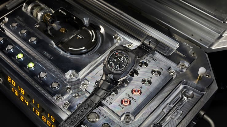 Urwerk, Atomolith und AMC