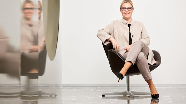 Die Schwyzerin, als erste Frau hat Susanne Thellung Anfang 2021  den CEO-Posten bei einer Kantonalbank übernommen. Zuvor war sie Regionaldirektorin bei der UBS Zentralschweiz