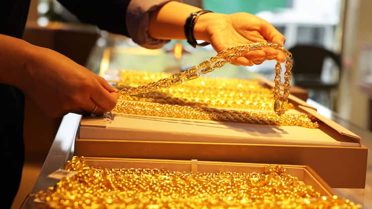 Goldschmuck in einem Laden in Huzhou, China. 