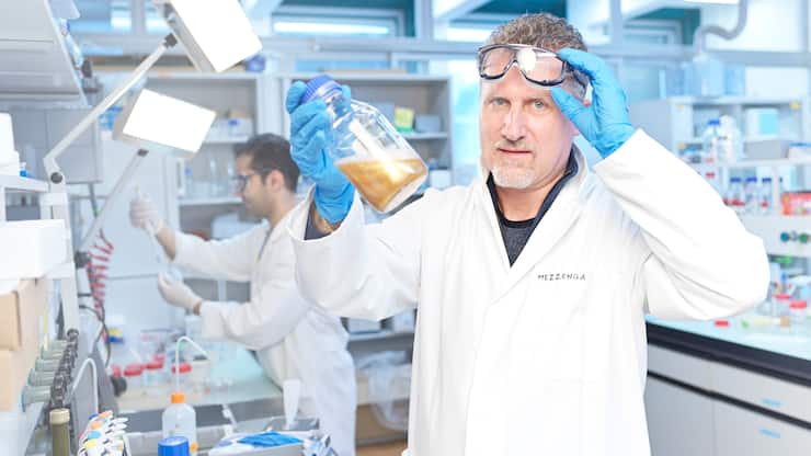 Raffaele Mezzenga, Professor an der ETH Zurich am Donnerstag, 5. Maerz 2020 in einem Labor an der ETH Zurich. Photo: Michael Buholzer