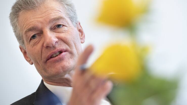 Heinz Karrer, Praesident economiesuisse, spricht waehrend der Jahresmedienkonferenz von economiesuisse, am Donnerstag, 31. Januar 2019 in Bern. (KEYSTONE/Anthony Anex)