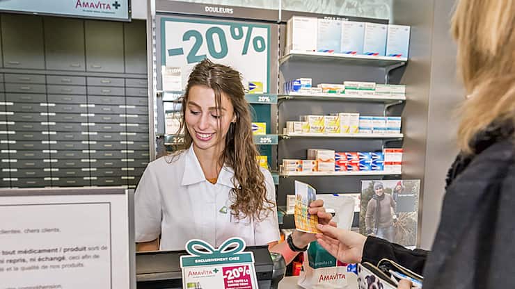 Amavita-Apotheke der Galenica-Gruppe. Amavita ist das grösste Apothekennetzwerk der Schweiz und zählt rund 160 eigene Apotheken.