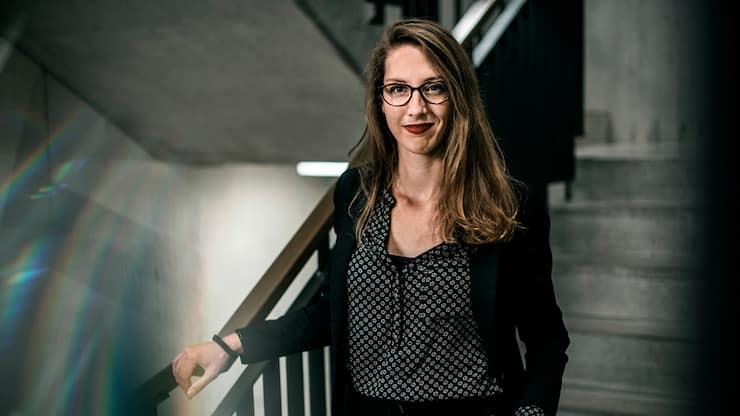 Dr. Isabel Martinez. Professur f. Wirtschaftsforschung am Mittwoch (4.8.2021) im GebÃ¤ude der Konjunkturforschungsstelle der ETH in ZÃ¼rich. Foto: Thomas Egli