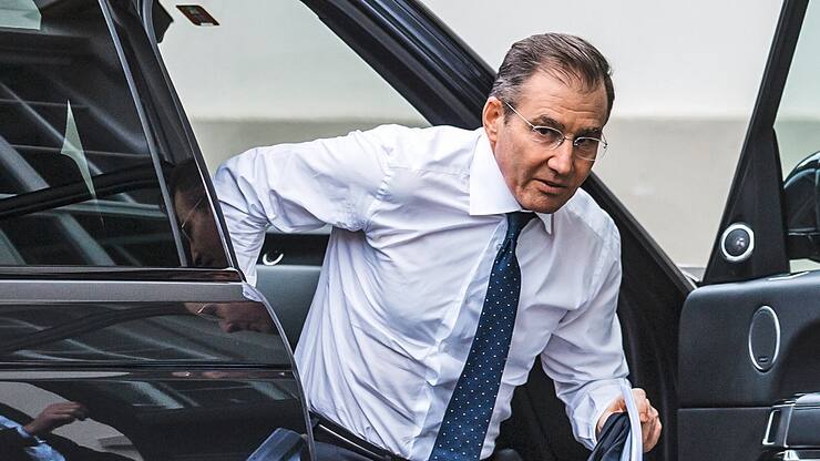 ARCHIVBILD --- ZUM BERVORSTEHENDEN CHEFWECHSEL BEI GLENCORE VON YVAN GLASENBERG ZU GARY NAGLE STELLEN WIR IHNEN FOLGENDES BILD ZUR VERFUEGUNG - Ivan Glasenberg, CEO Glencore, ist auf dem Weg zur Glencore-Jahresversammlung am Mittwoch, 2. Mai 2018, in Zug. (KEYSTONE/Alexandra Wey)