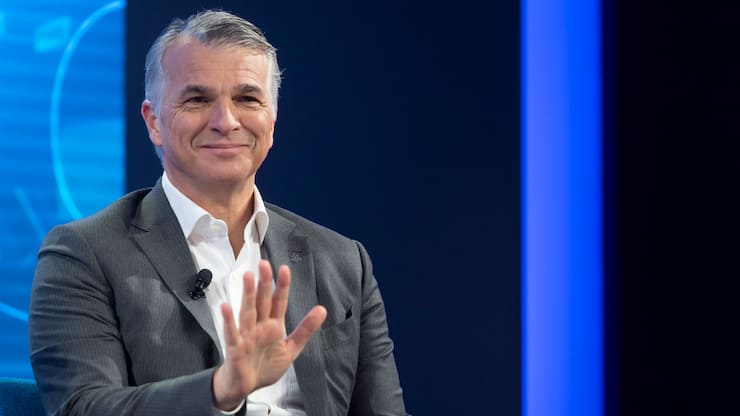 Swiss bank UBS CEO Sergio P. Ermotti speaks during a panel session during the 49th Annual Meeting of the World Economic Forum, WEF, in Davos, Switzerland, Thursday, January 24, 2019. The meeting brings together entrepreneurs, scientists, corporate and political leaders in Davos under the topic "Globalization 4.0" from 22 - 25 January 2019. (KEYSTONE/Laurent Gillieron)