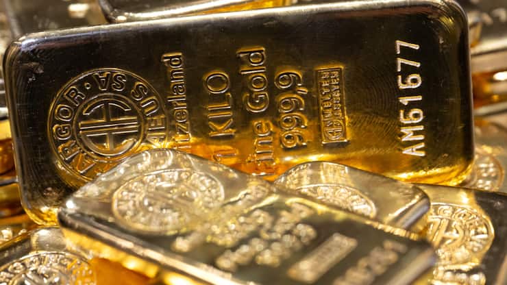 Die Goldrally geht mit hohem Tempo weiter. Nachdem Aussagen von US-Präsident Donald Trump zum Dollar den Goldpreis am späten Dienstagabend auf ein weiteres Rekordhoch getrieben hatten, zog die Notierung am Mittwoch weiter an. (Archivbild)