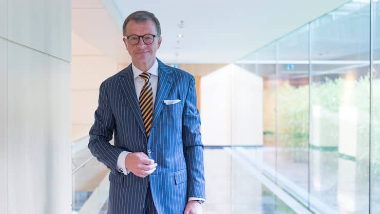 Portrait von Joerg Wolle, CEO DKSH Holding, an der Bilanzmedienkonferenz des Handels- und Dienstleistungsunternehmens DKSH, am Montag, 8. Februar 2016, in Zuerich. (KEYSTONE/Nick Soland)..