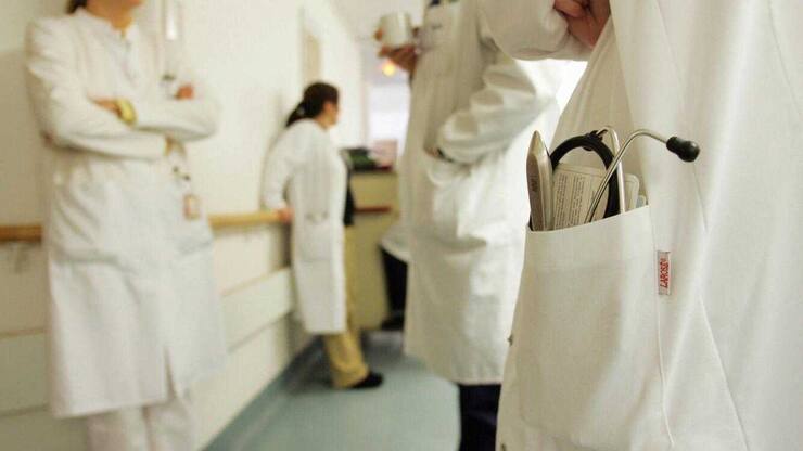 Spital Arzt Gesundheitsberufe Fachkraefte