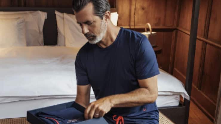 <p>Spitzenkoch Andreas Caminada lanciert seine eigene Pyjama-Kollektion.</p>