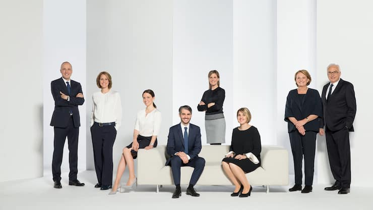 2. und 3. Generation der Familie Liebherr: Jan Liebherr, Stefanie Wohlfarth, Sophie Albrecht, Philipp Liebherr, Patricia Ruf, Johanna Platt, Isolde Liebherr, Willi Liebherr