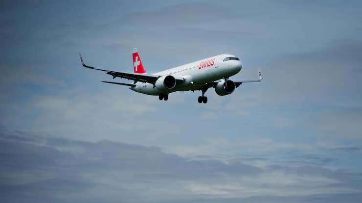 SCHWEIZ FLUGHAFEN ZUERICH SWISS