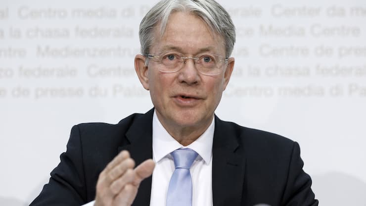Thomas Bauer, VR-Praesident der Eidgenoessischen Finanzmarktaufsicht FINMA, spricht bei der Jahresmedienkonferenz der FINMA, am Dienstag, 27. Maerz 2018 in Bern. (KEYSTONE/Peter Klaunzer)
