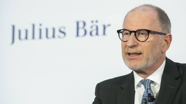 Bernhard Hodler CEO der Julius Baer Bank spricht an der Pressekonferenz zur Praesentation der Jahreszahlen am Montag, 4. Februar 2019 in Zuerich. (KEYSTONE/Ennio Leanza)